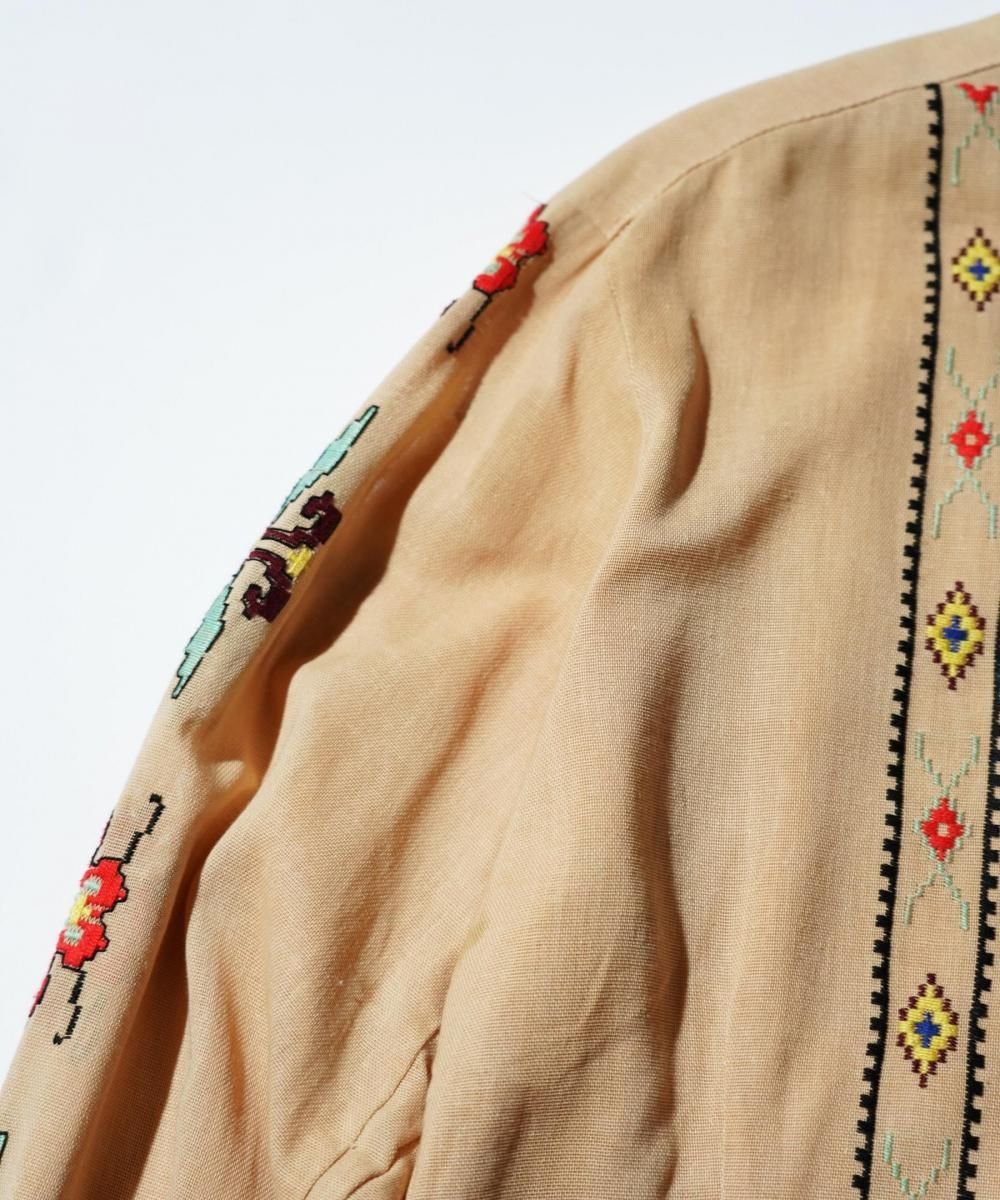 VINTAGE / 1960's- EMBROIDERED HIDDEN PLACKET OPEN COLLAR SHIRT