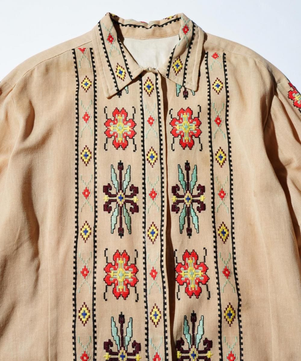 VINTAGE / 1960's- EMBROIDERED HIDDEN PLACKET OPEN COLLAR SHIRT